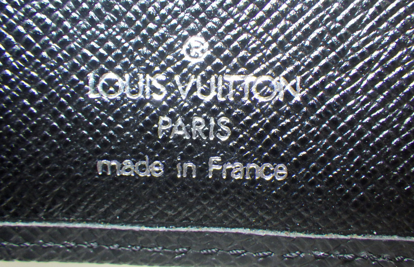 Louis Vuitton Taiga Multiple Wallet