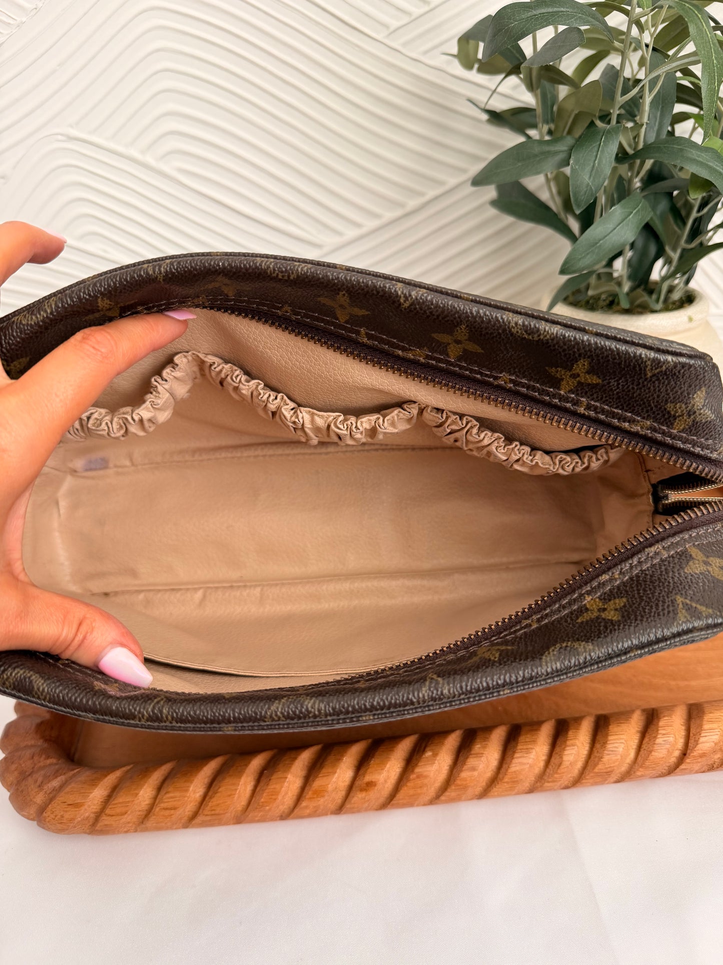 Louis Vuitton Trousse 28
