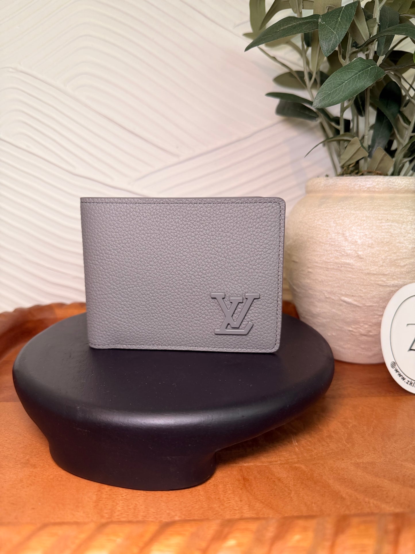 Louis Vuitton Grey Aerogram Multiple Wallet