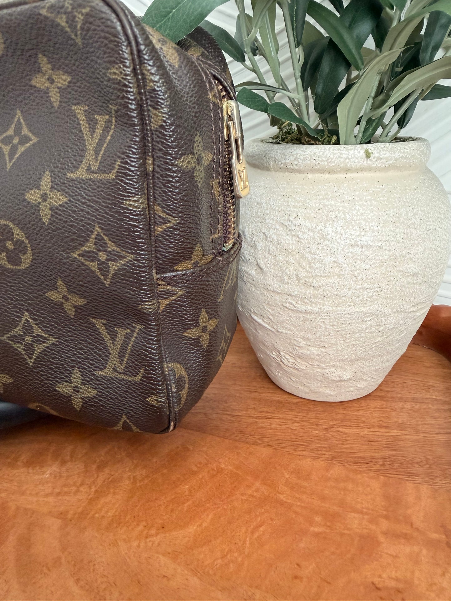 Louis Vuitton Trousse 28