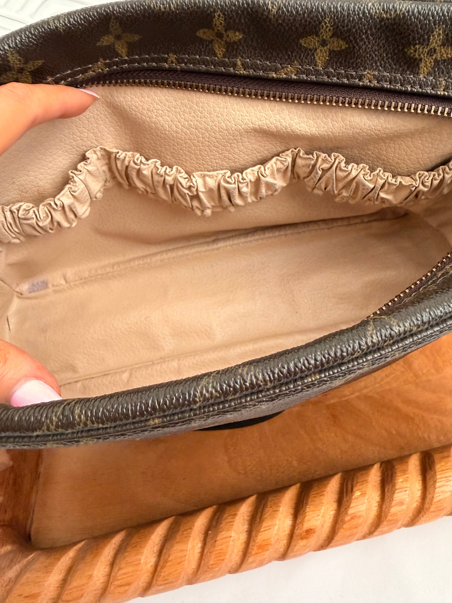Louis Vuitton Trousse 28