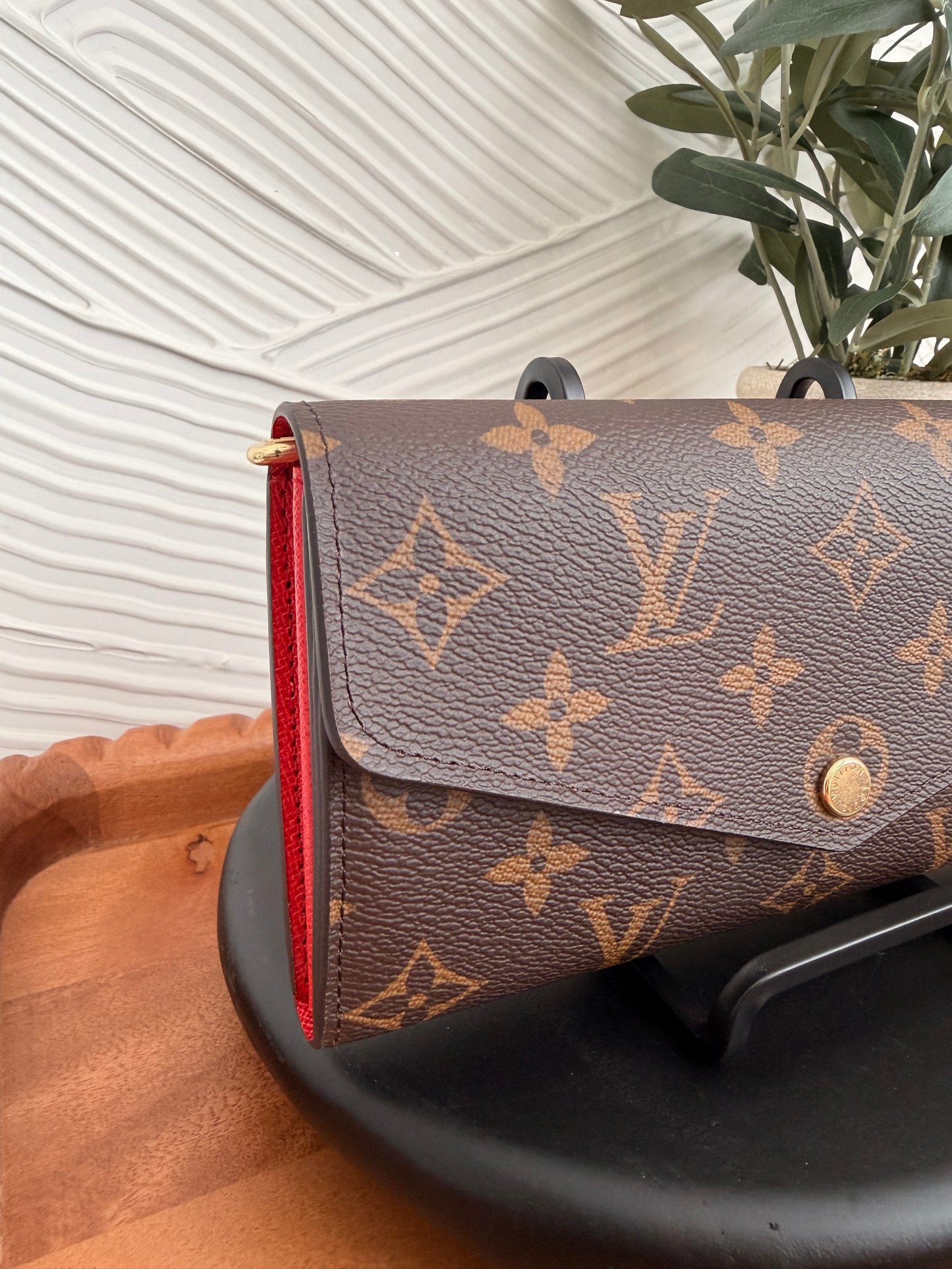 Louis Vuitton Monogram Sarah Wallet