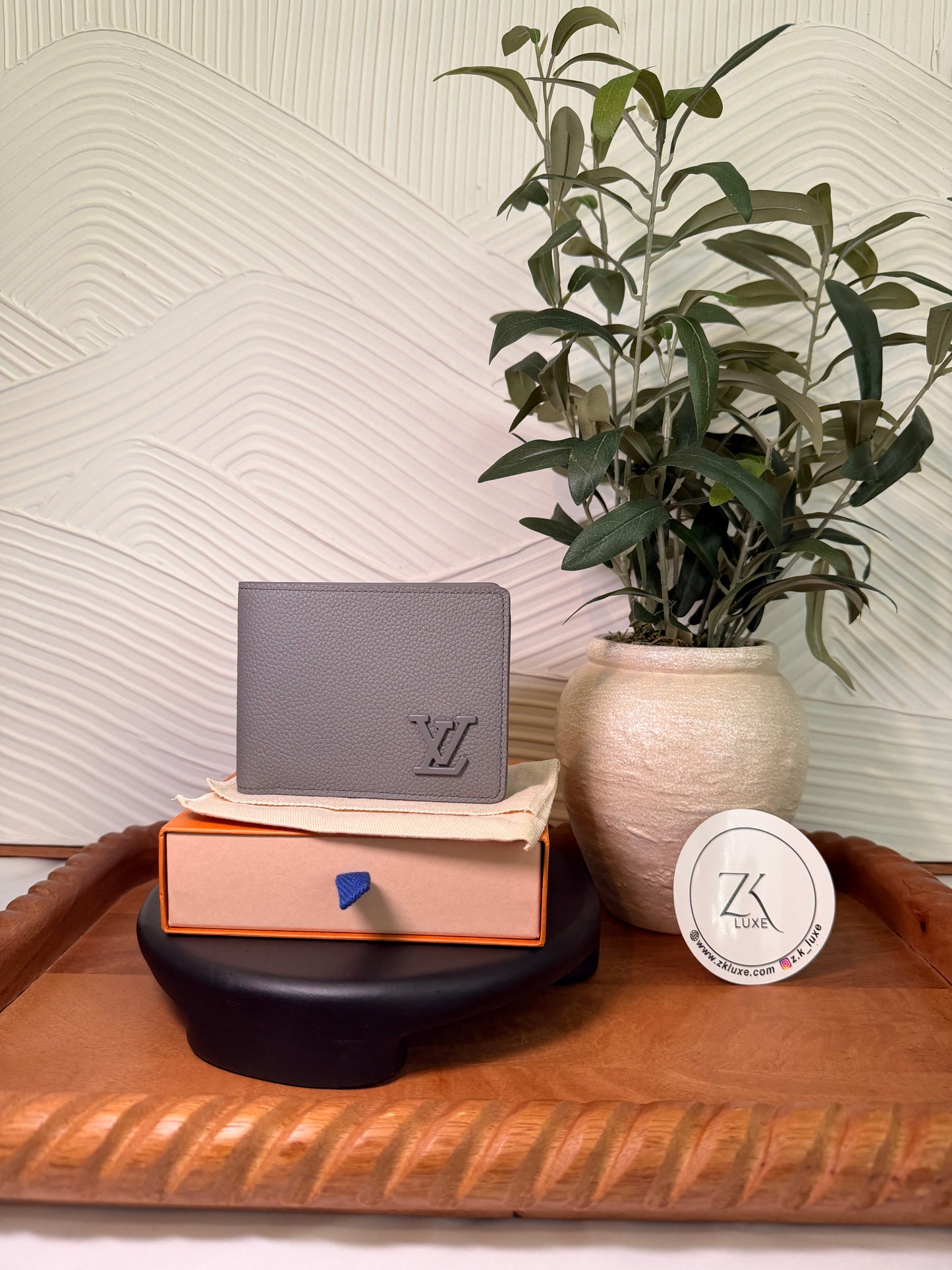 Louis Vuitton Grey Aerogram Multiple Wallet