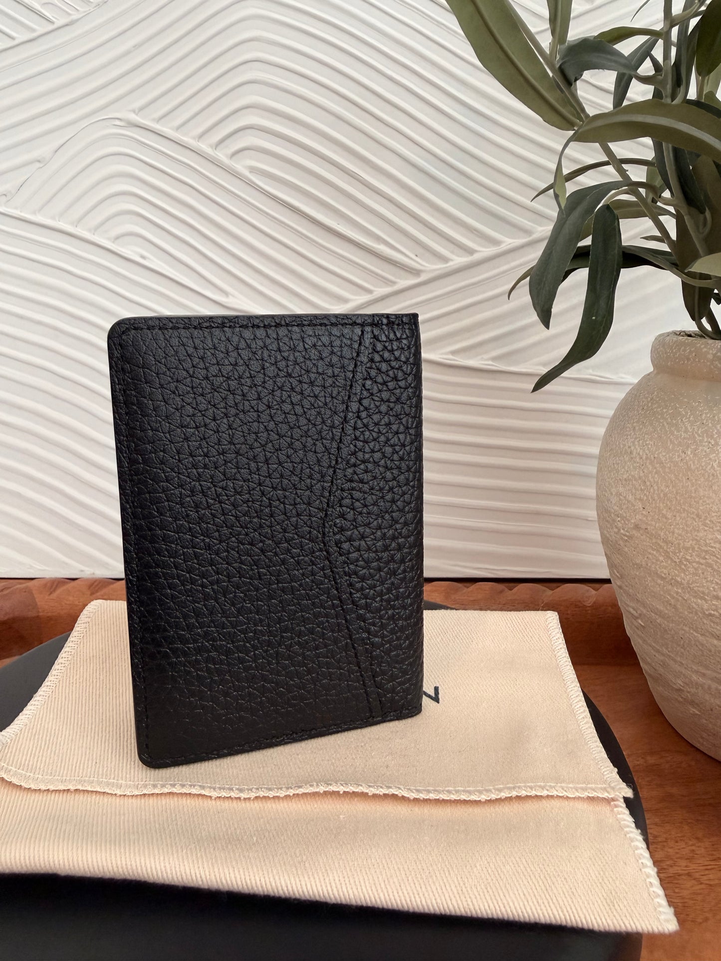 Louis Vuitton Pocket Organizer in Black Taurillon Leather